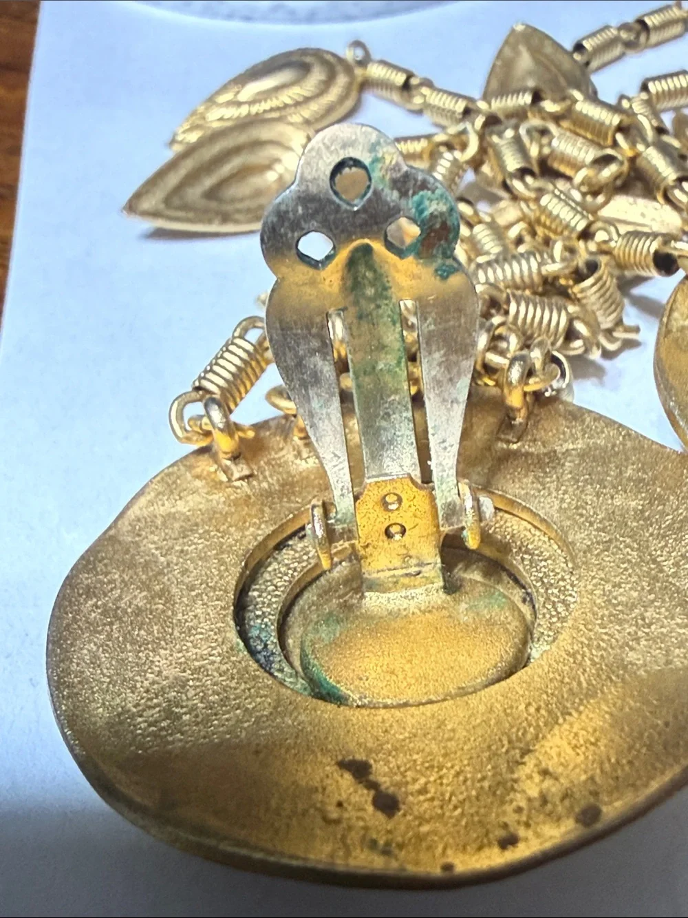 N/A earrings feature